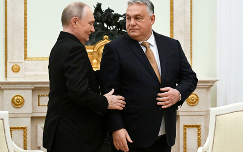 Orban unterhält trotz des russischen Angriffskriegs gegen die Ukraine gute Kontakte zu Kremlchef Wladimir Putin. (Archivbild) - Foto: Alexander Nemenov/Pool AFP via AP/dpa