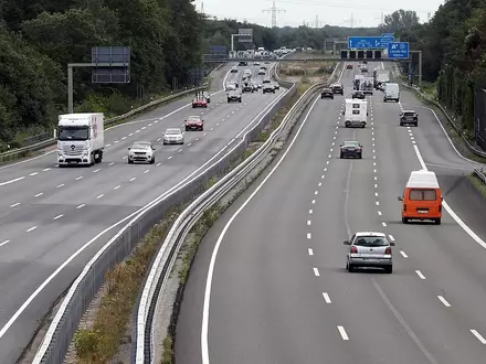 Autobahn (Archiv) - Foto: via dts Nachrichtenagentur
