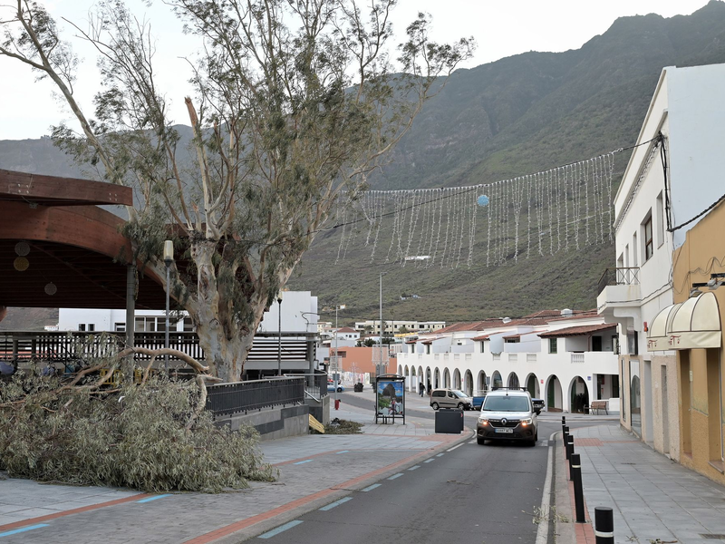 Für die Kanarischen Inseln gilt eine Sturmwarnung. «Therese» zieht von West nach Ost über die Inseln vor der Westküste Afrikas hinweg und könnte mit Starkregen und Orkanböen für Überschwemmungen und Schäden an Gebäuden sorgen. (Archivfoto) - Foto: Europa Press Canarias/EUROPA PRESS/dpa