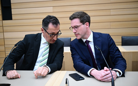 Cem Özdemir und Manuel Hagel wollen offizielle Gespräche über eine Regierungszusammenarbeit ihrer beiden Parteien führen. (Archivbild) - Foto: Bernd Weißbrod/dpa