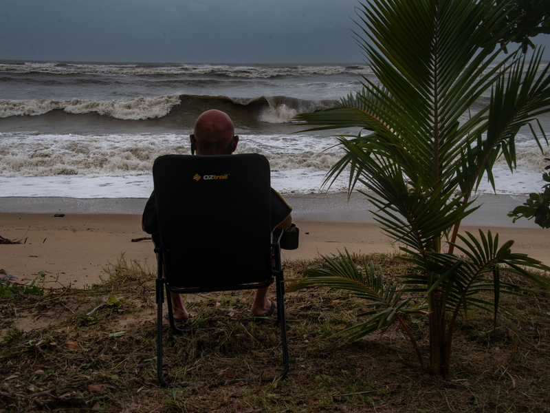 Der Zyklon könnte am Freitagmorgen (Ortszeit) ganz im Nordosten Australiens auf Land treffen. - Foto: Brian Cassey/AAP/dpa