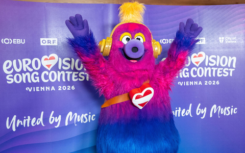 «Auri» heißt das Maskottchen des 70. ESC in Wien. - Foto: Georg Hochmuth/APA/dpa