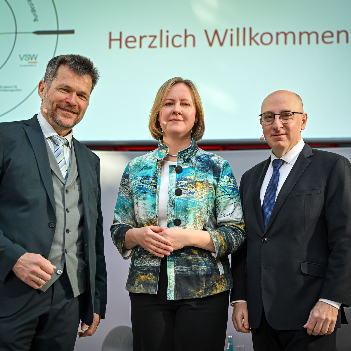 Marika Linntam, Botschafterin der Republik Estland in Berlin, berichtet von Präventionsmaßnahmen ihres Landes gegen Sabotage und Cyberoperationen Russlands.  - Foto: Soeren Stache/dpa