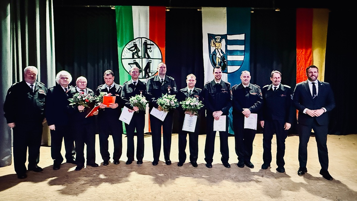 FFW Schwalmtal: Viele Einsätze, neue Technik und Ehrungen bei der Feuerwehr Schwalmtal - Foto: presseportal.de