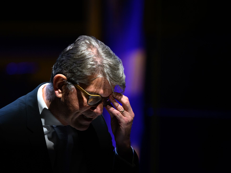 Kulturstaatsminister Wolfram Weimer musste sich im Leipziger Gewandhaus auch Buhrufe und Kritik anhören.  - Foto: Hendrik Schmidt/dpa