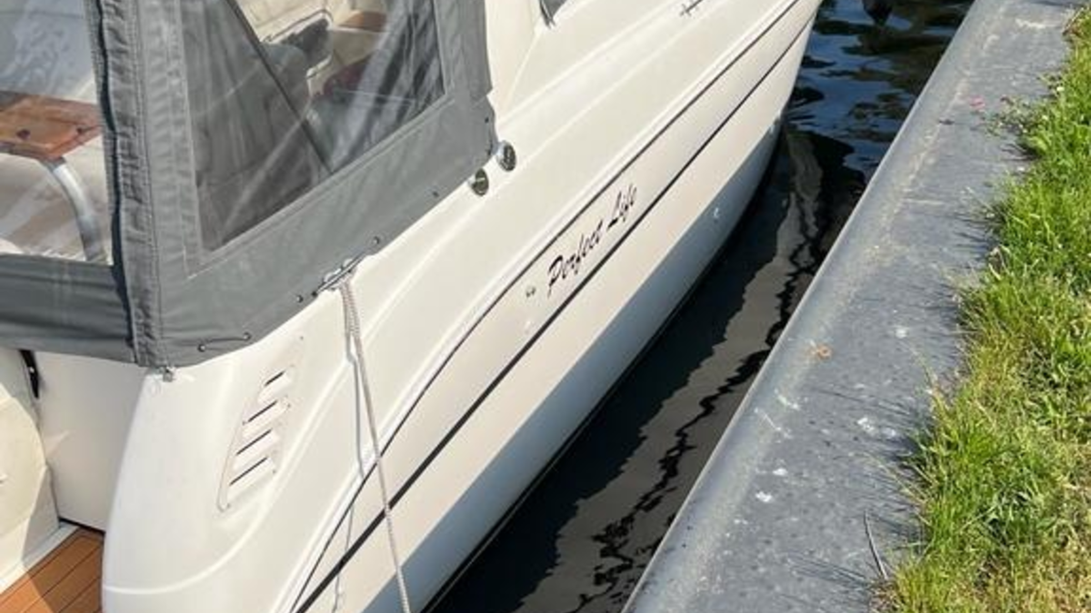 POL-HRO: Diebe stehlen Anhänger mit Sportboot - Polizei sucht Zeugen - Foto: presseportal.de