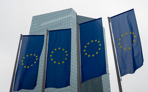 Die Leitzinsen der EZB haben weitreichende Auswirkungen an den Finanzmärkten: Sie beeinflussen die Kreditzinsen für Unternehmen sowie die Sparzinsen. (Archivbild) - Foto: Florian Wiegand/dpa