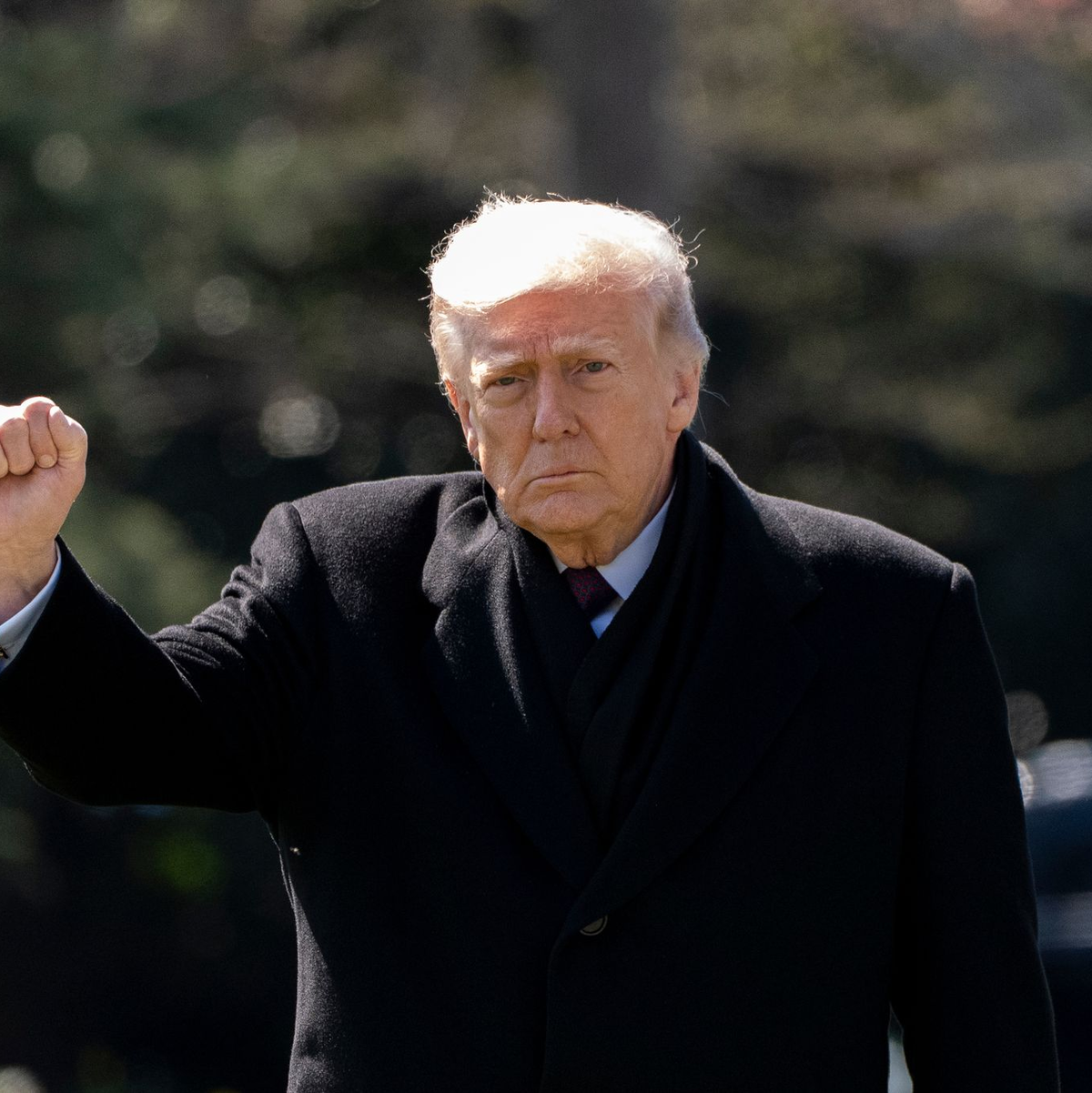 Trump droht dem Iran mit massiven Bombardierungen eines wichtigen Gasfelds.  - Foto: Alex Brandon/AP/dpa