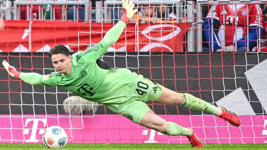 Großer Sprung: Jonas Urbig hat es als Nummer zwei beim FC Bayern ins Nationalteam geschafft. (Archivbild) - Bild: Harry Langer/dpa