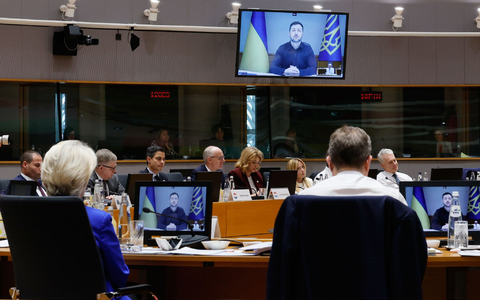 Selenskyj sprach über eine Videoverbindung zu den europäischen Spitzenpolitikern. - Foto: Geert Vanden Wijngaert/Pool AP/AP/dpa