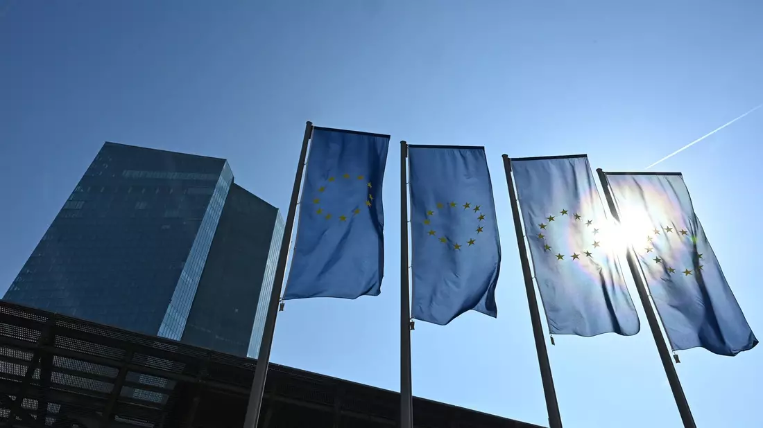 Der EZB-Rat hält die Leitzinsen im Euroraum seit Monaten unverändert. - Bild: Michael Brandt/dpa