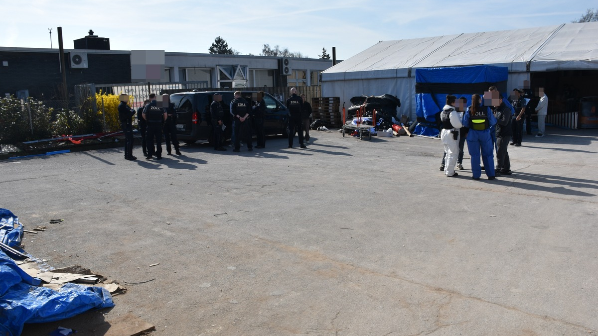 HZA-KR: Zoll Krefeld deckt in Neuss mutmaßliche illegale Beschäftigung von 15 Chinesen auf - Foto: presseportal.de