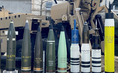 Panzer- und Artilleriegranaten des deutsch-französischen Rüstungskonzerns KNDS. Das Unternehmen plant für dieses Jahr den Börsengang.  - Foto: Carsten Hoefer/dpa