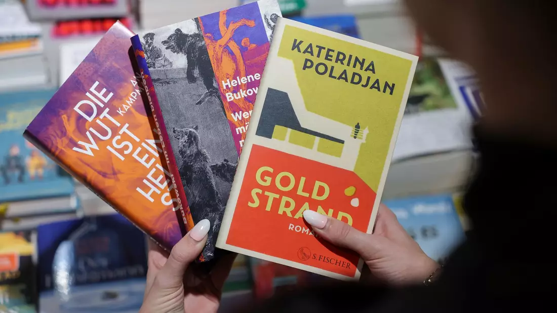 Poladjan wurde für das Buch «Goldstrand» ausgezeichnet. - Bild: Jan Woitas/dpa