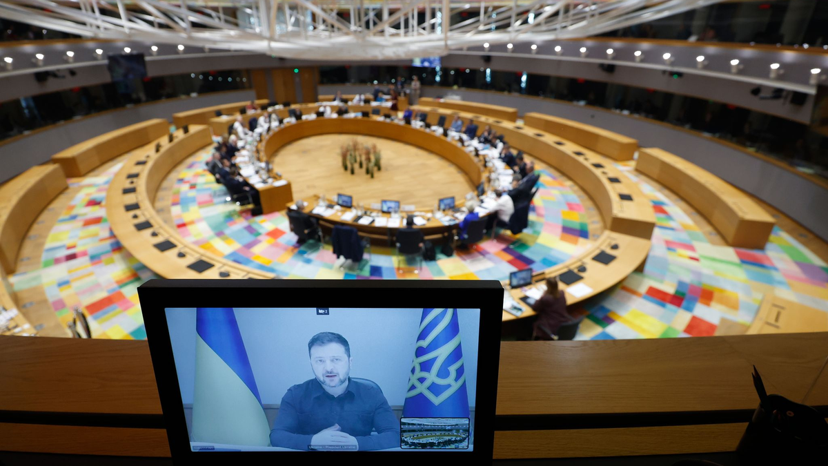 Selenskyj setzt auf neue Gespräche mit den USA über ein Kriegsende.  - Foto: Geert Vanden Wijngaert/Pool AP/AP/dpa