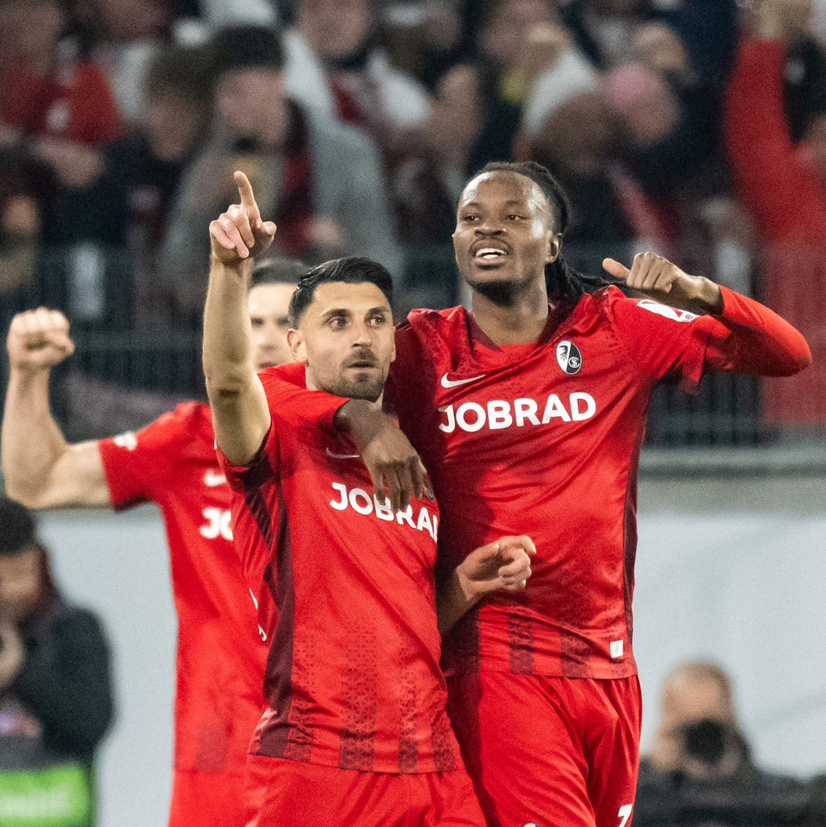 Vincenzo Grifo (M) ist nun Freiburgs Rekordtorschütze. - Foto: Silas Stein/dpa