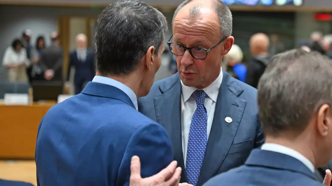 Bundeskanzler Friedrich Merz und seine Kolleginnen und Kollegen fanden keine Strategie gegen die Blockade Orbans. - Bild: Markus Lenhardt/dpa