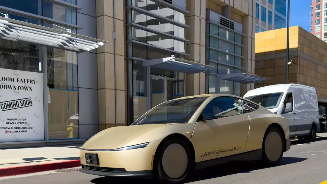 Auch Teslas geplantes Robotaxi ohne Lenkrad und Pedale soll nur mit Kameras als Sensoren auskommen. (Archivbild) - Bild: Andrej Sokolow/dpa