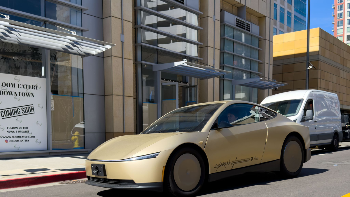 Auch Teslas geplantes Robotaxi ohne Lenkrad und Pedale soll nur mit Kameras als Sensoren auskommen. (Archivbild) - Foto: Andrej Sokolow/dpa