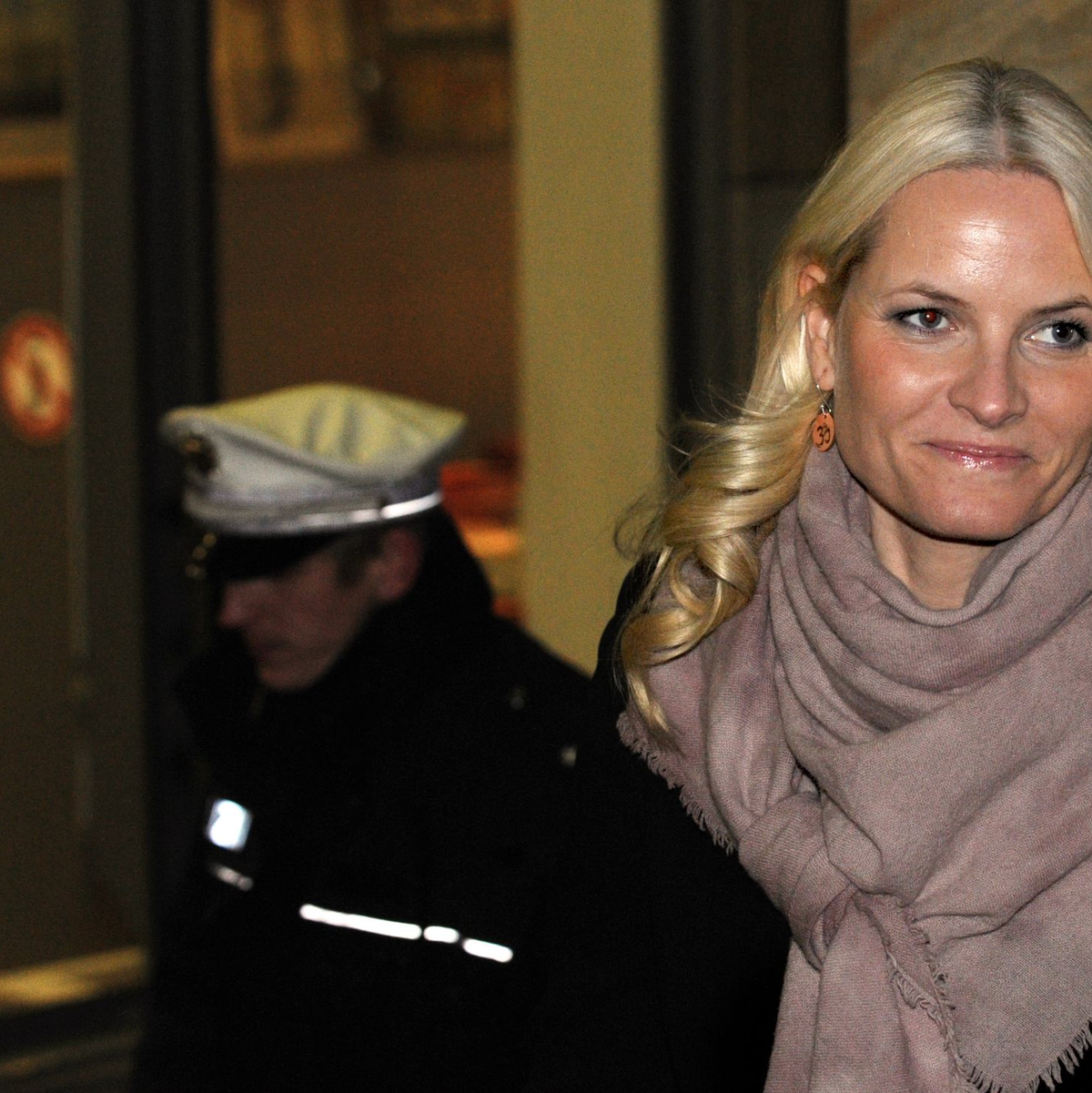 Kronprinzessin Mette-Marit im Jahr 2012: Zu dieser Zeit hatte sie Kontakt zu Epstein.  - Foto: picture alliance / dpa
