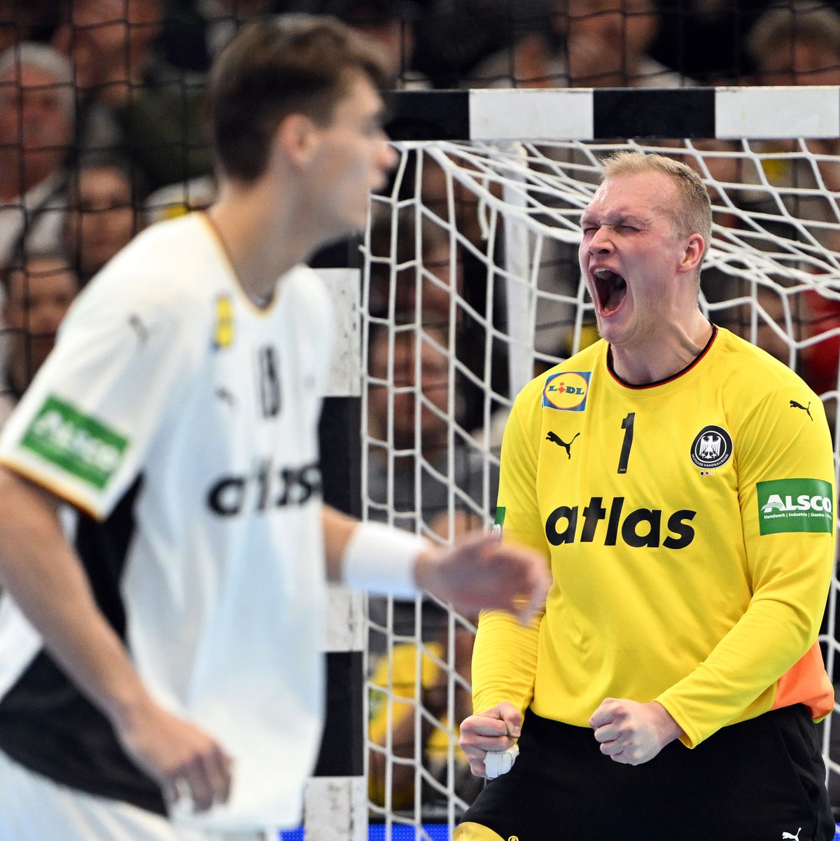 Torwart David Späth bejubelte einen spektakulären Sieg. - Foto: Federico Gambarini/dpa