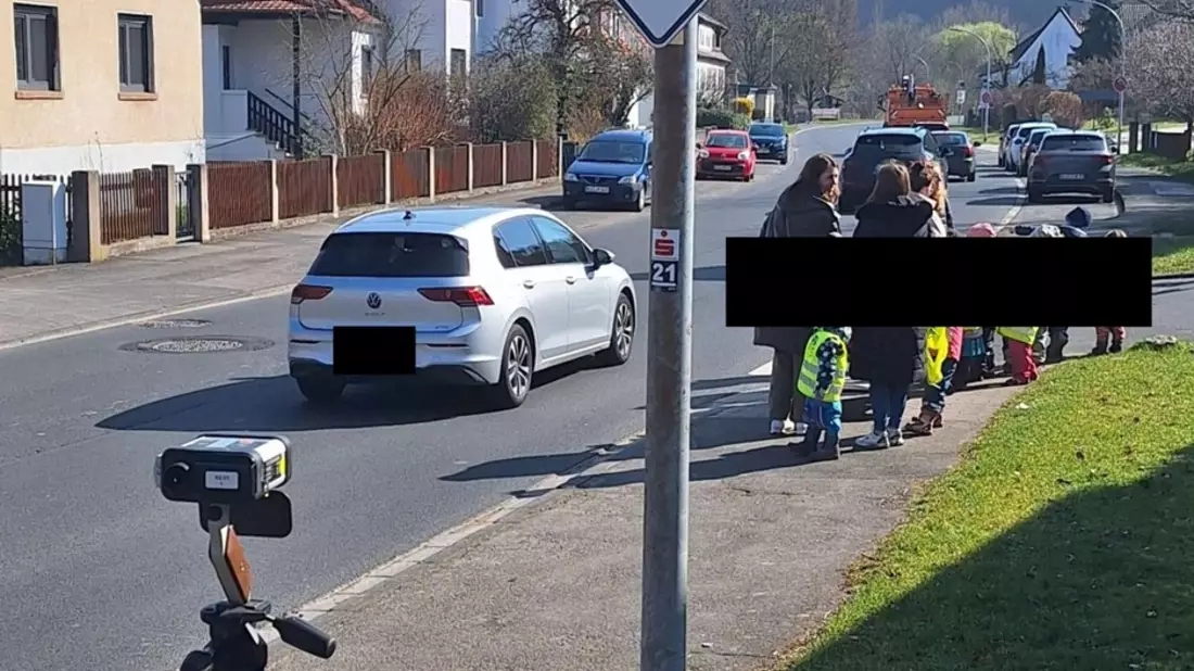POL-ESW: Polizei Witzenhausen überwacht Geschwindigkeit im Bereich des Kindergartens - Bild: presseportal.de