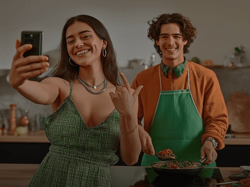 Kochen statt Dating-App? / Aktuelle Studie verrät das neue Dating-Geheimnis der Gen Z - Foto: presseportal.de