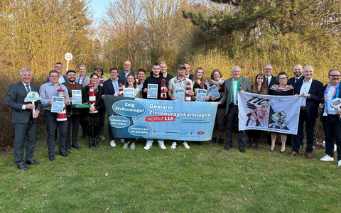 POL-GS: Alltagsheldinnen bei der Preisverleihung der Goslarer Zivilcourage Kampagne (GZK) für ihren vorbildlichen Einsatz geehrt. - Foto: presseportal.de