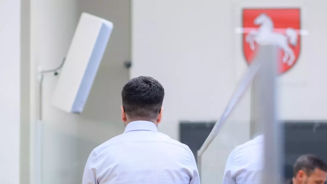 Nach langem Prozess: Staatsanwalt wird wegen Geschäften mit einer Drogenbande verurteilt. (Archivbild) - Bild: Julian Stratenschulte/dpa