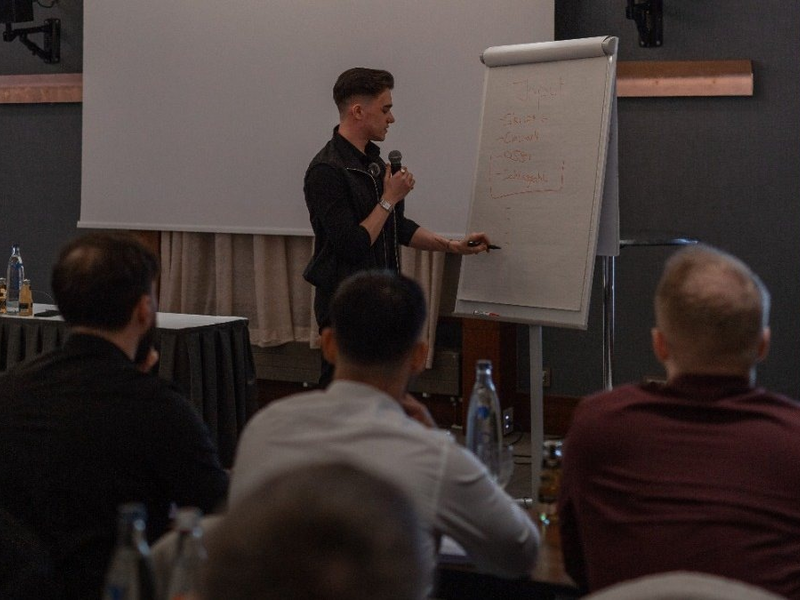 Social Media als Wachstumssystem: Wie Danil in Berlin mit klarer Strategie ĂŒberzeugte - Foto: presseportal.de