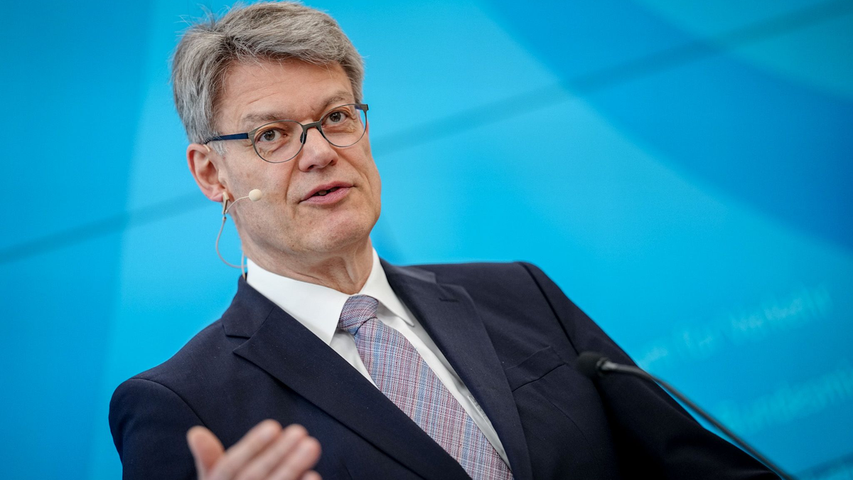 Verkehrsminister Schnieder: «wichtiger Meilenstein der Agenda für zufriedene Kunden auf der Schiene» - Foto: Kay Nietfeld/dpa