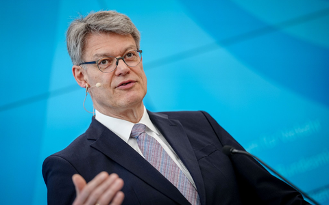 Verkehrsminister Schnieder: «wichtiger Meilenstein der Agenda für zufriedene Kunden auf der Schiene» - Foto: Kay Nietfeld/dpa