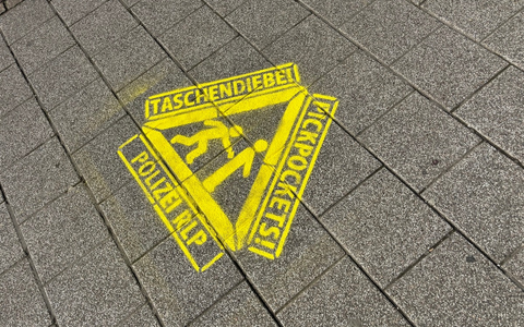 POL-PPRP: Achtung Taschendiebe - Polizei warnt mit Sprühkreide - Foto: presseportal.de