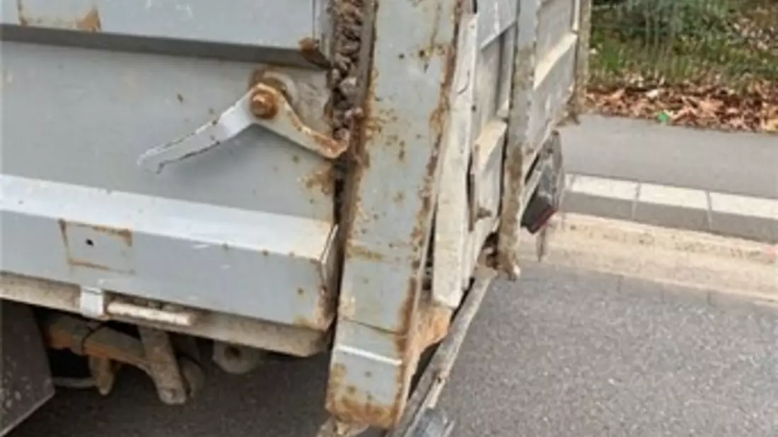 POL-SO: Massiv überladener und verkehrsunsicherer Lkw in Soest stillgelegt - Bild: presseportal.de