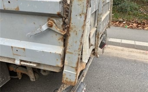 POL-SO: Massiv überladener und verkehrsunsicherer Lkw in Soest stillgelegt - Foto: presseportal.de