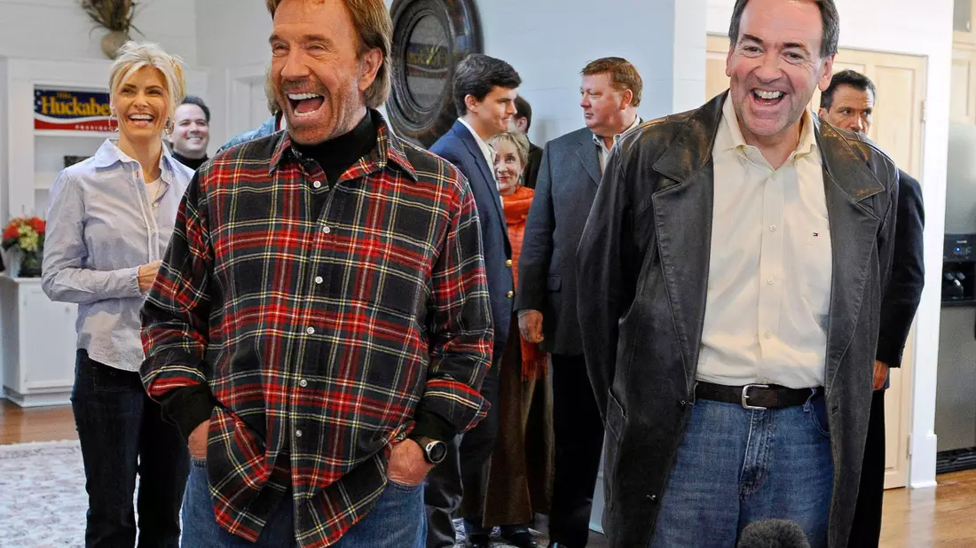 Mit Action-Rollen wurde Chuck Norris in Hollywood bekannt. (Archivbild)  - Bild: Pat Sullivan/AP/dpa