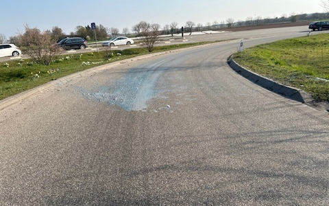 POL-PDLD: L509/ BAB65/ Anschlussstelle LD-Zentrum - verschmutzte Fahrbahn - Foto: presseportal.de
