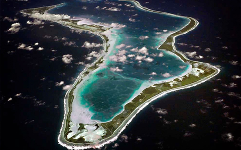 Der Iran hat US-Medienberichten zufolge einen von Großbritannien und den USA genutzten Militärstützpunkt auf den Chagos-Inseln angegriffen. - Foto: Uncredited/US Navy via AP/dpa