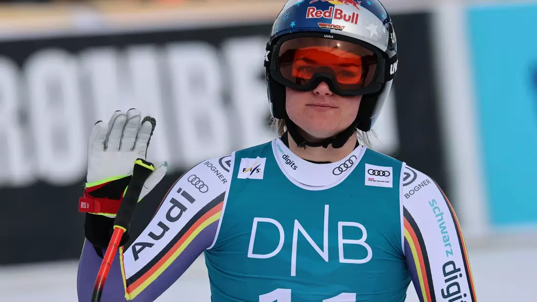 Emma Aicher winkt enttäuscht ab nach der Abfahrt von Kvitfjell. - Bild: Marco Trovati/AP/dpa