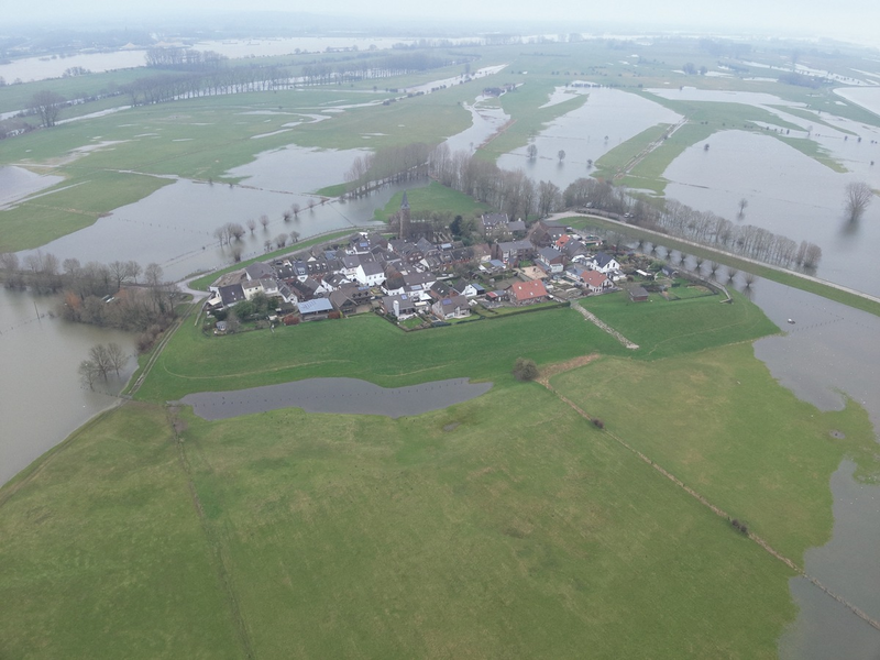 FW-KLE: Fit für medizinische Notfälle bei Hochwasser - Sonderausbildung der Löschgruppe Schenkenschanz stellt Erstversorgung bei Hochwasser sicher - Foto: presseportal.de