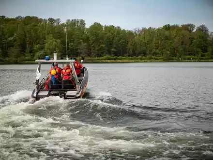 FW-E: Wasserrettungseinsatz am Baldeneysee - Taucher retten verunglückte Person nach rund 45-minütiger Suche - Foto: presseportal.de