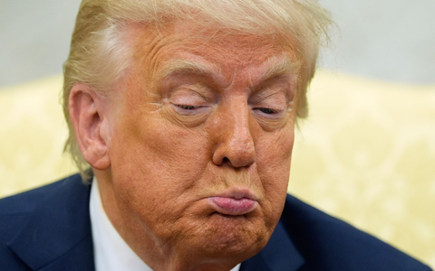 Trump gibt sich trotzig.  - Foto: Alex Brandon/AP/dpa