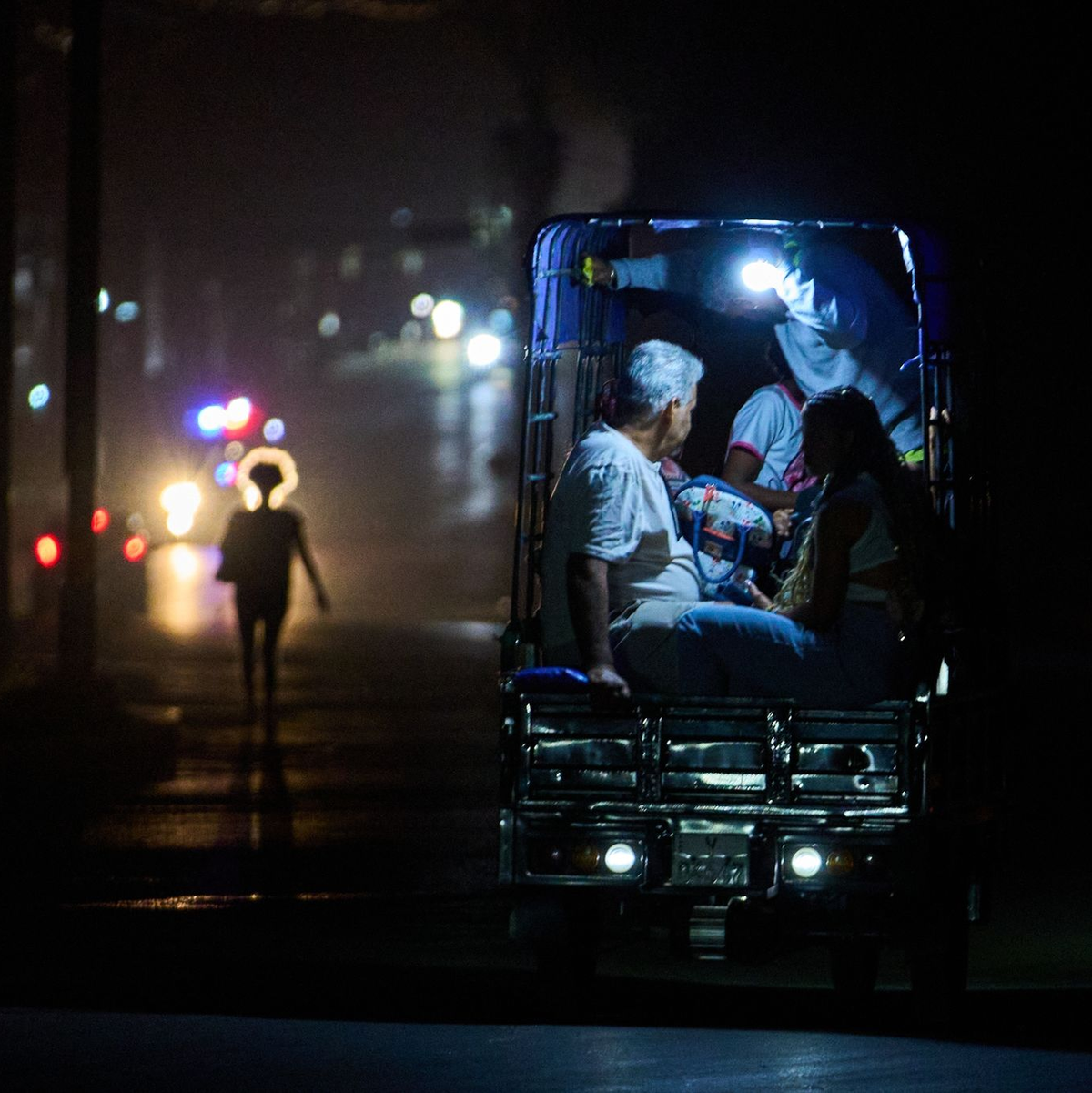Das kubanische Stromnetz ist marode und auf Öl angewiesen. (Archivbild) - Foto: Ramon Espinosa/AP/dpa
