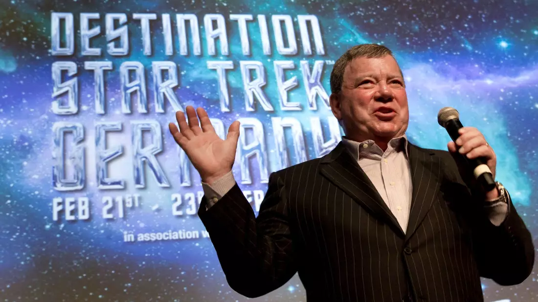 Schauspieler William Shatner will mit 95 Jahren ein Heavy-Metal-Album herausbringen. (Archivbild) - Bild: Frank Rumpenhorst/dpa