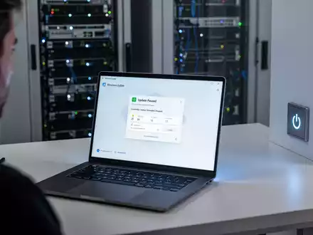 Microsoft beendet Zwangs-Neustarts und setzt auf Hotpatching - Foto: über boerse-global.de