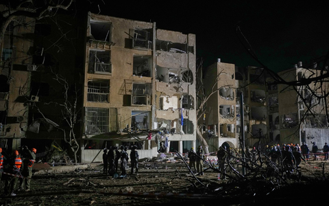 Iranische Raketen sind im Süden Israels eingeschlagen.   - Foto: Ohad Zwigenberg/AP/dpa