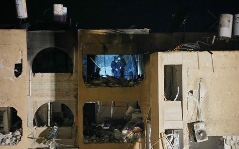 Der Iran richtete mit Raketenangriffen schwere Schäden im Süden Israels an.  - Foto: Ohad Zwigenberg/AP/dpa