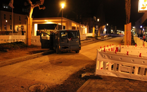 POL-DN: Trunkenheitsfahrt endet an der Laterne - Foto: presseportal.de