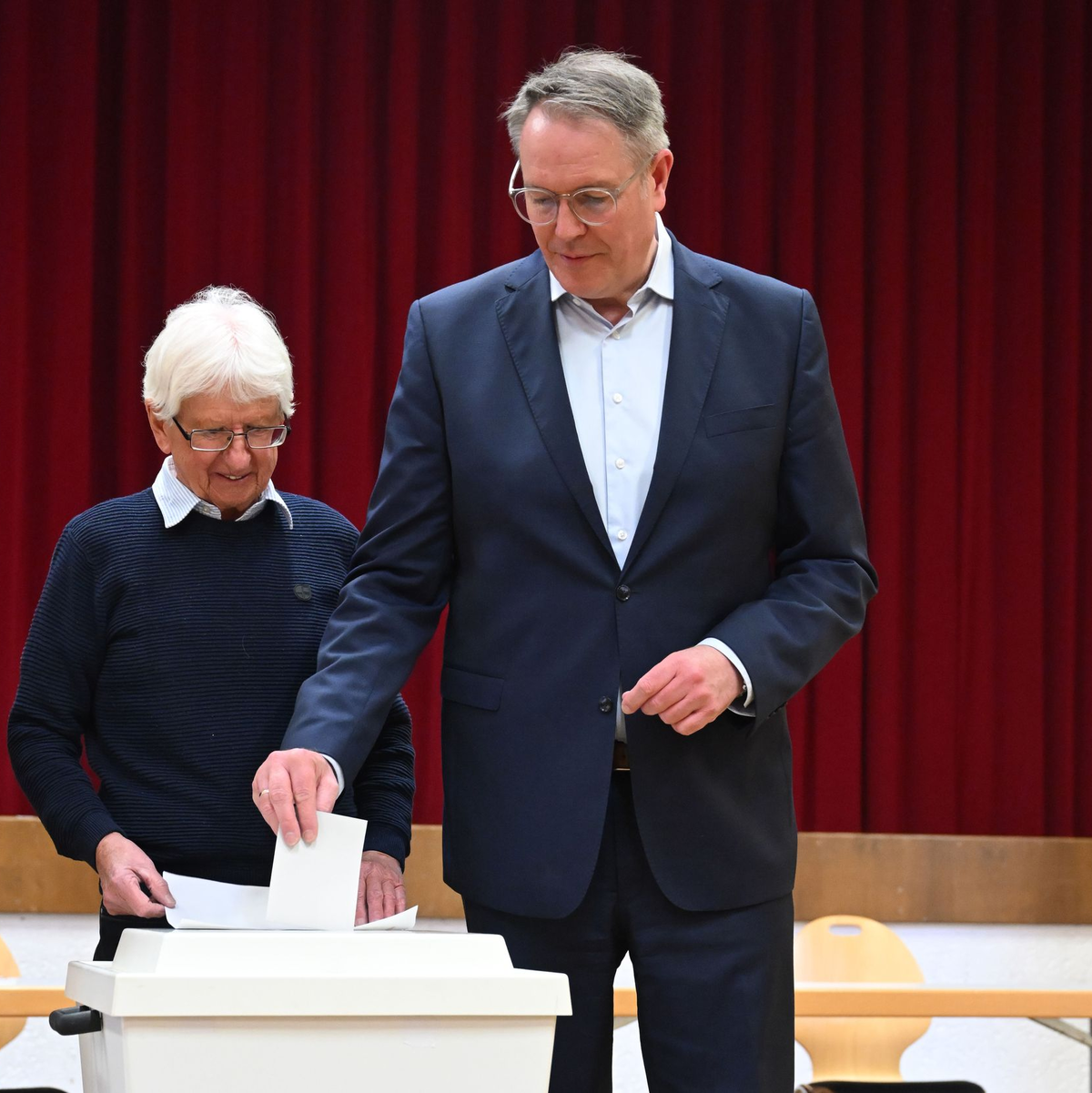 Mit Blick auf das Ergebnis betonte Schweitzer: «Es wird knapp, das weiß man. Das ist in Rheinland-Pfalz so.»  - Foto: Uli Deck/dpa