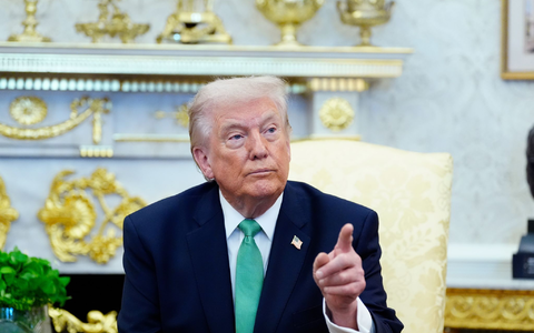 US-Präsident Trump will, dass Tanker wieder durch die Straße von Hormus fahren können. (Archivbild) - Foto: Alex Brandon/AP/dpa